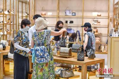 掛洋牌賣國貨 箱包銷售中的營銷迷思與國產品牌的價值回歸